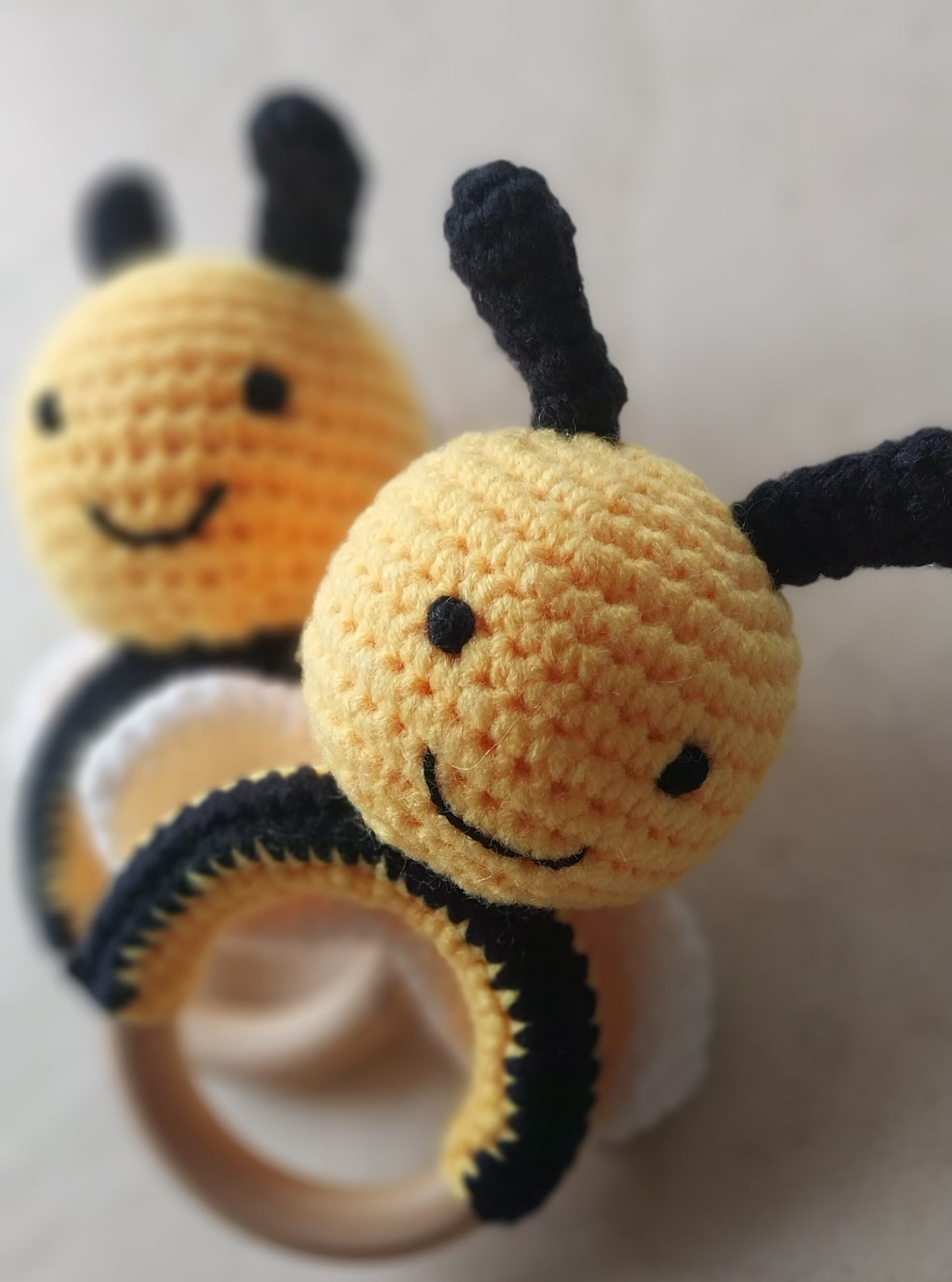 Bee Rattle